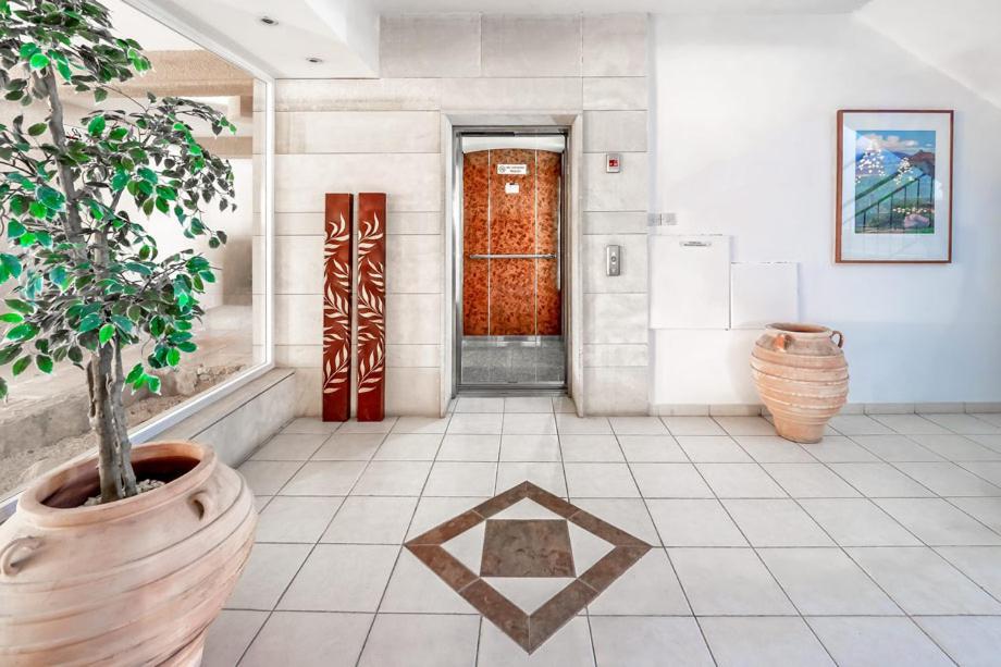 207 Kings Palace Seaview Πάφος Εξωτερικό φωτογραφία